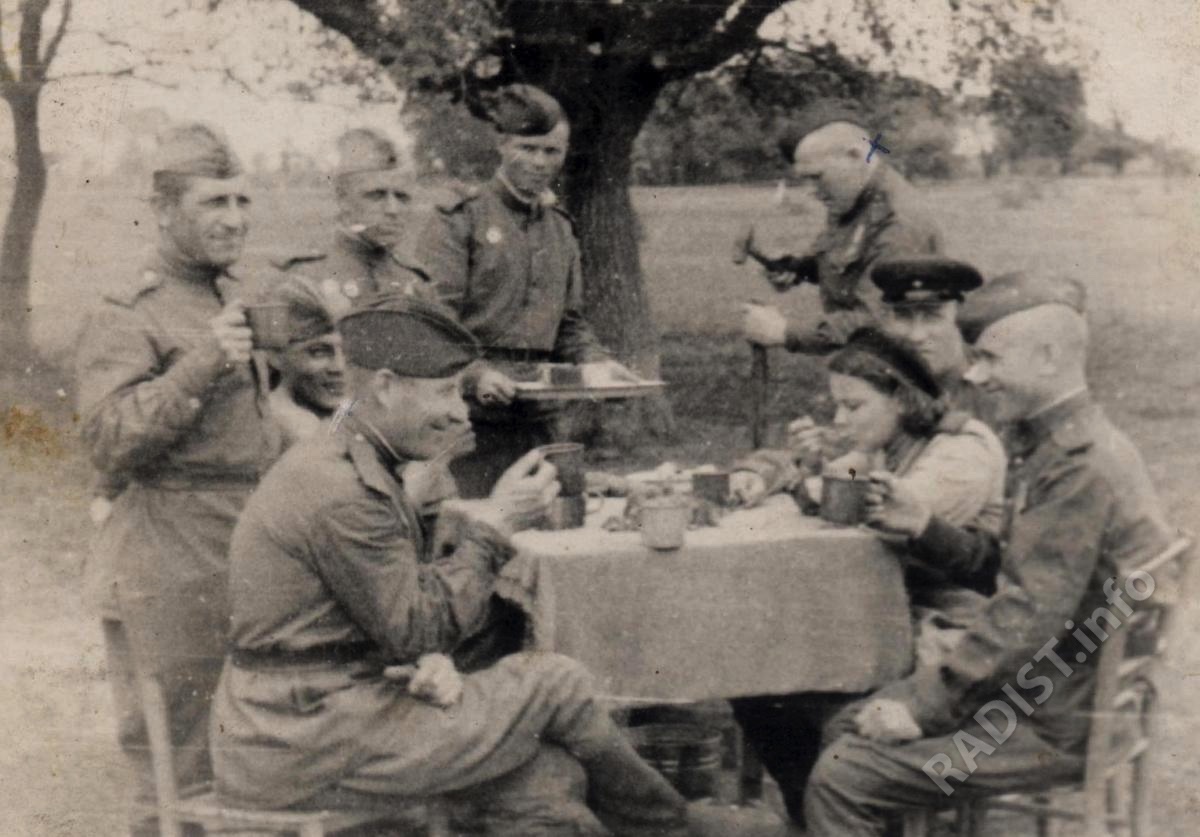 Связисты 301-го гвардейского минометного полка, 1945 г.