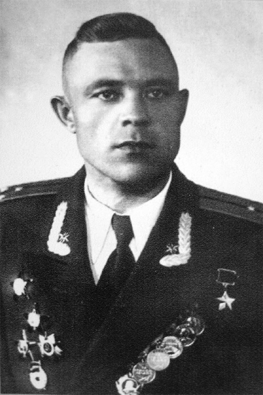 Связист, Герой Советского Союза - Шишков Виктор Фёдорович.